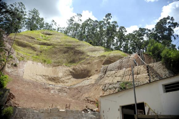 Nova Friburgo - Obras de contenção de encosta ainda são vistas atualmente na cidade (Tânia Rêgo/Agência Brasil)