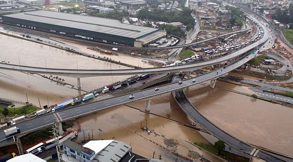 enchente em São Paulo