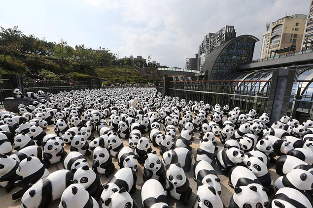 paper-mache-panda-tour-paulo-grangeon-5