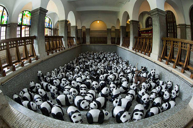 paper-mache-panda-tour-paulo-grangeon-9